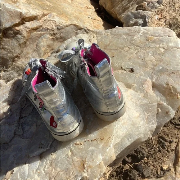 Steve Madden Metallic Silver Sneakers with Floral Design - Picture 3 of 12